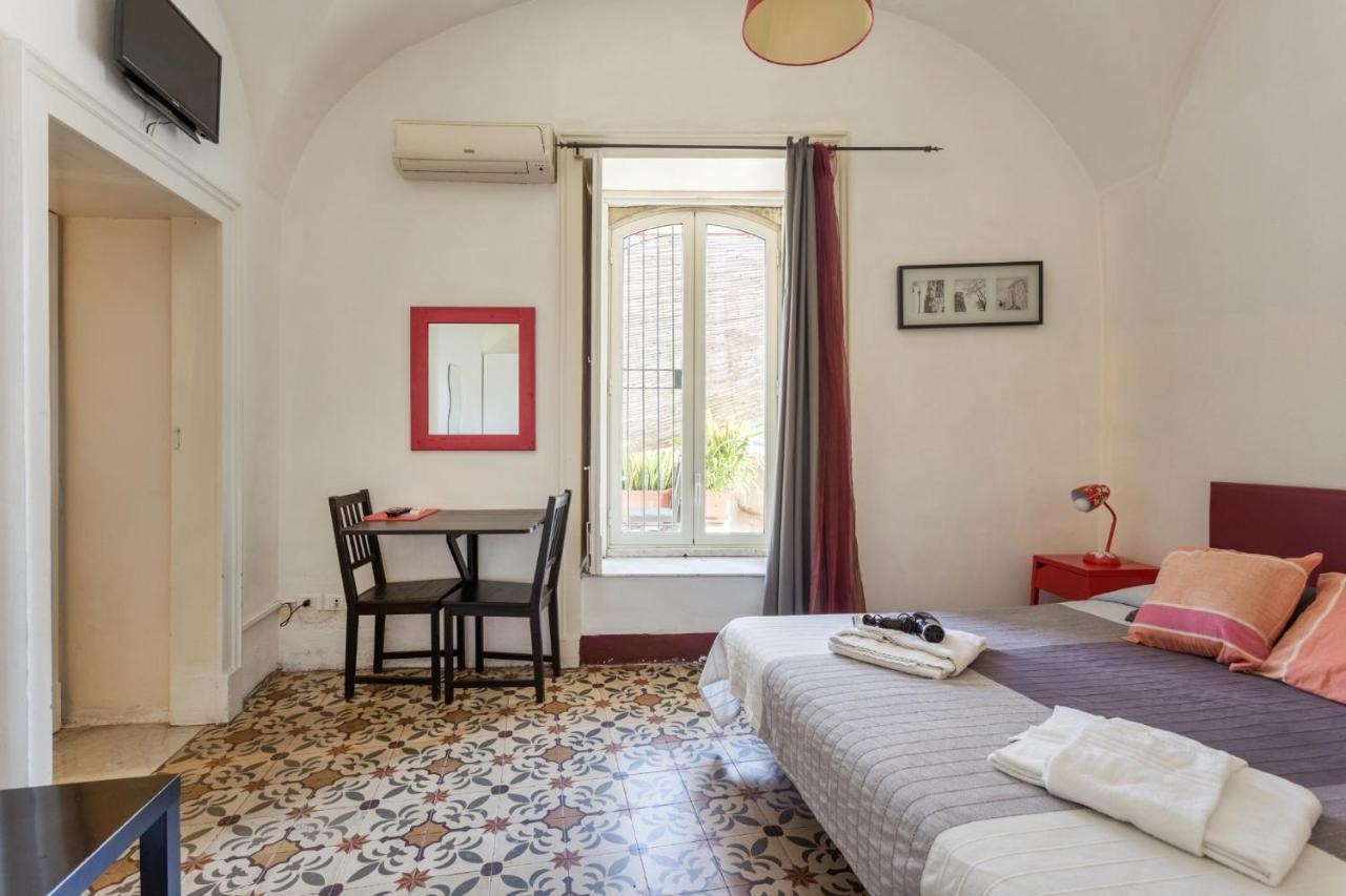 Da Gianni E Lucia Rooms With Bathroom In The City Center CTA Exterior foto